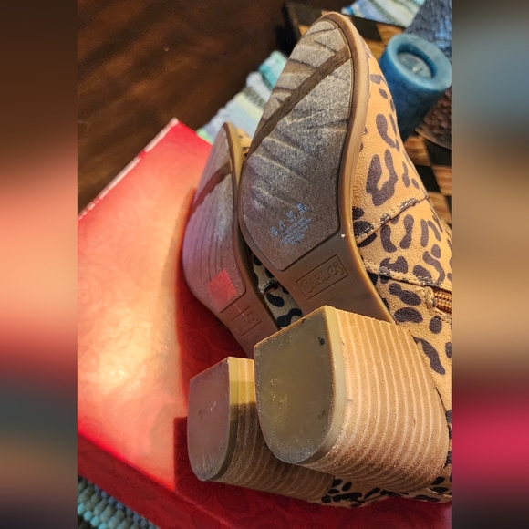 Carlos by Carlos Santana Leopard Print Ankle Boots Size 8.5M - Picture 3 of 5